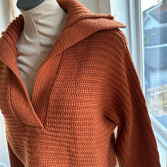 Butter Melon Rust V Neck Collar Cropped Sweater sz: Med - Picture 2 of 9
